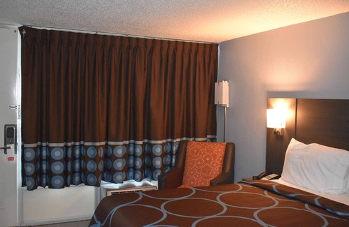 Riverside Hotel | Super 8 by Wyndham Riverside AL