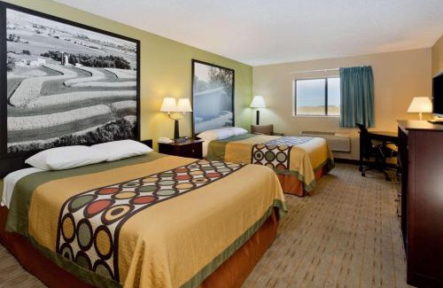 Rochelle Hotel | Super 8 by Wyndham Rochelle