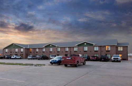Salina Hotel | Super 8 by Wyndham Salina I-70