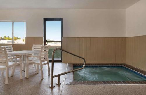 Sioux Falls Hotel | Super 8 by Wyndham Sioux Falls