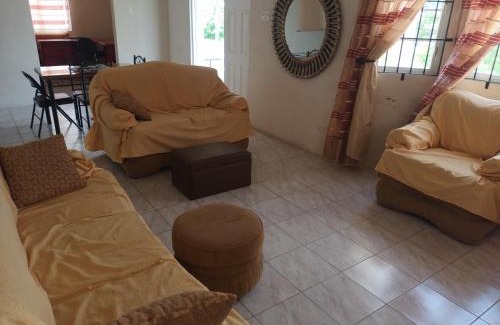 Bridgetown House | Super breezy cozynook !