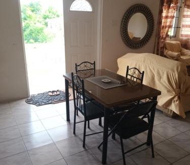 Bridgetown House | Super breezy cozynook !
