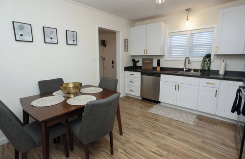 Richfield House | Super clean and Charming 3-bedroom house with WiFi, AC in Richfield