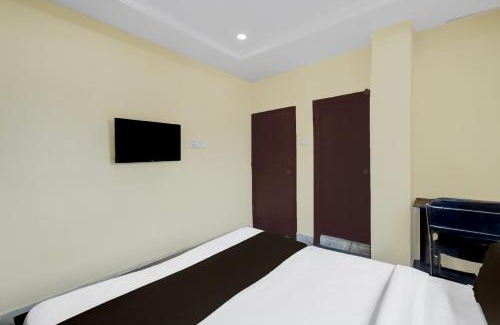 Hyderabad Hotel | Super Collection O Kothapet Near Omini Hospital