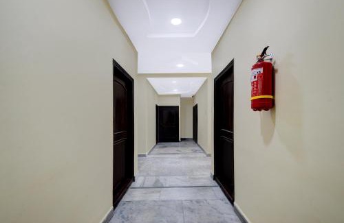 Hyderabad Hotel | Super Collection O Kothapet Near Omini Hospital