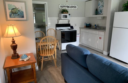 Lake Wales Cabin | Super Cute 2BR/1BA Cabin at beautiful lakeside campground