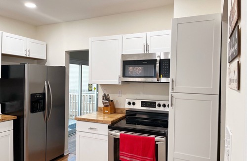 Mount Clemens Bed & Breakfast | Super Cute & Dreamy Home With 65”TV, AC, Grill and everything