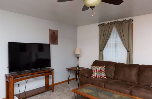 Allouez House | Super cute home located on a dead end street close to Lambeau Field