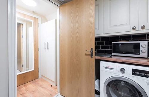 Rathmines Apartment | Super Location Cosy studio*reliable WIFI & TV
