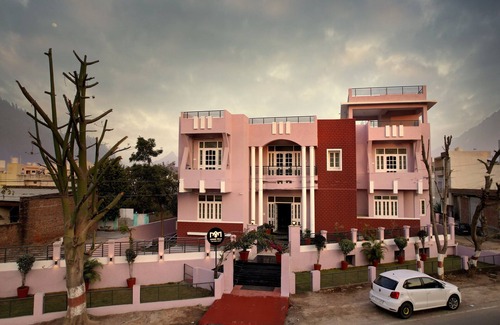 Udaipur Villa | Super Luxurious Villa with private pool near a lake