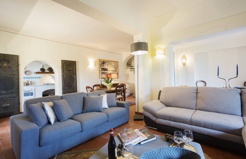Castelnuovo di Porto Villa | SUPER PRICE FOR YOUR HOLIDAY ! PRIVATE POOL-GARDEN -AIRCond-WIFI