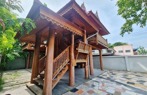 Bang Kaeo House | SUPER RARE! Heritage Wooden House near Chatuchak Market and Airport