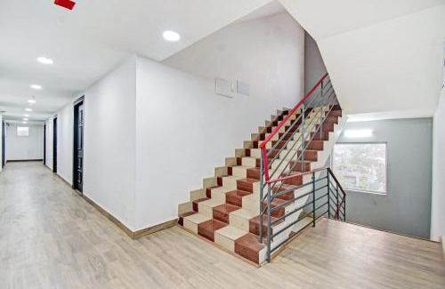Dumdum Hotel | Super Townhouse The Royal Retreat