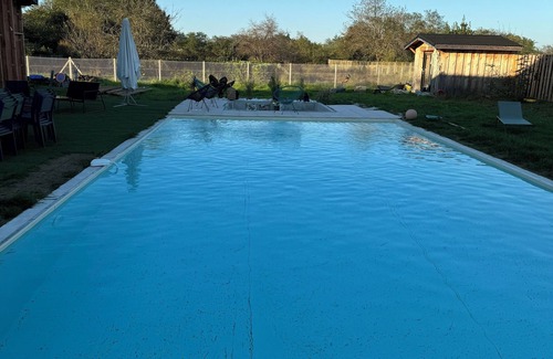 Ambares-et-Lagrave Villa | Super, vacation villa near Bordeaux with cinema room and swimming pool