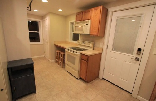 South End House | Superb 1-Bedrom Apt in Burlington's South End