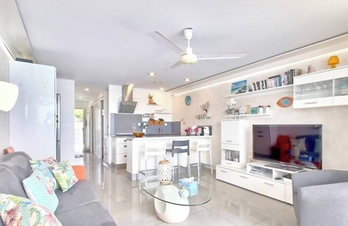 Orient Bay Apartment | Superb 2-room apartment with sea view