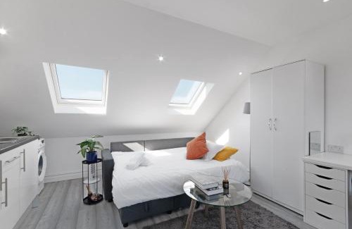 South Harrow Apartment | Superb Apartment with parking