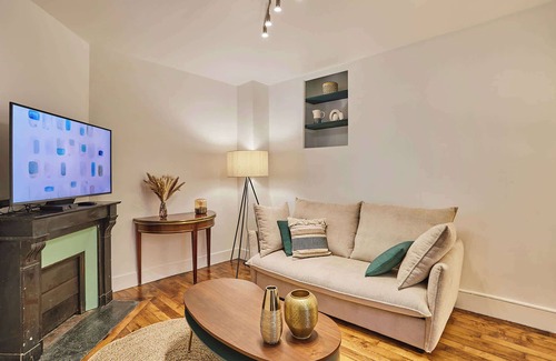 Quartier Saint-Ambroise Apartment | Superb Apartment Le Marais/Place des Vosges