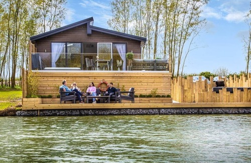 Laceby Ski Chalet | Superb bespoke lodge with two bedrooms sleeping up to four people.