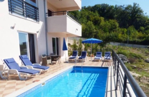 Trebesinj House | Superb Breathtaking Views 3Bedroom All Day Sun