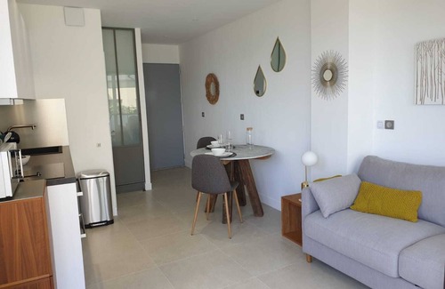Villefranche-sur-Mer Apartment | Superb, bright studio with balcony and sea view