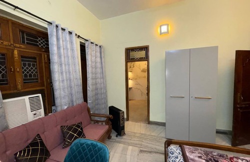 Allahabad House | Superb bungalow stay at Prayagraj