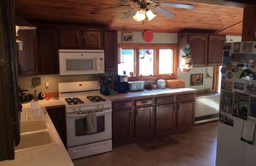 Town of Hermon Cabin | Superb Lake House For Your Family Vacation - Trout Lake Waterfront