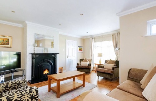 Roscoe House | Superb quality 8-bedroom detached residence in Galway City, Ireland.
