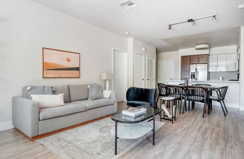 Centennial Apartment | Superb Redwood City 2BR w/Parking, Pool & Spa, nr Coffee, by Blueground