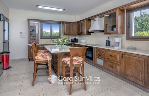 Argaka Villa | Superb Spacious Sea Front Villa - sleeps 9 - ASK for 10% off 2021