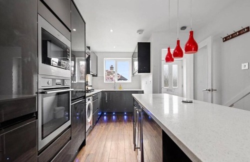 Charlton House | Superb Stonewall Terrace
