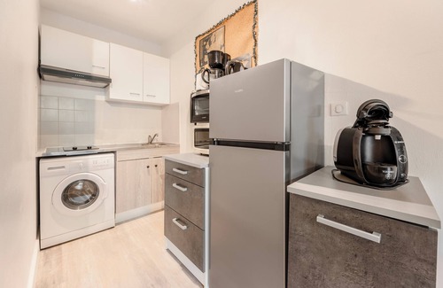 Greoux-les-Bains Apartment | Superb studio with private garden