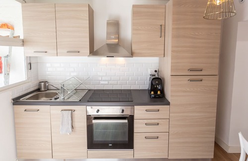 La Villette Apartment | Superb T4 Terrace Near Station / Joliette