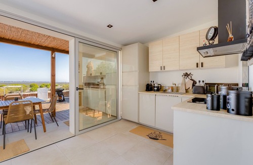 Olhao House | Superb townhouse house on the island of Armona