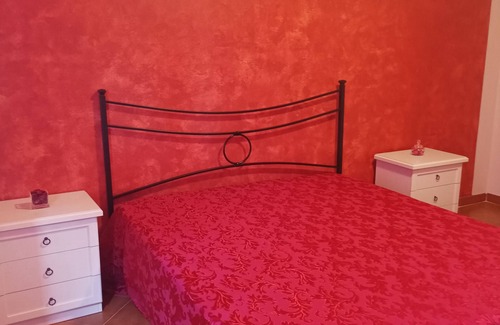 Lorenzana Villa | Superb "Tuscan"-style cottage situated on a hill, welcomes families