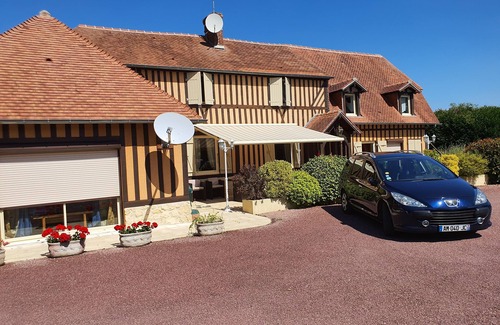 Clarbec House | Superb villa with indoor swimming pool, tennis court, piano