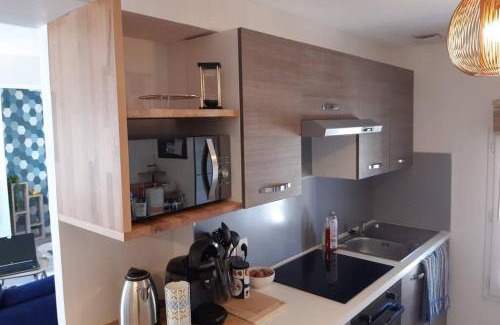 La Roche-Chalais Apartment | Superbe appartement rénové 4 personnes Le Zen Scandi au centre ville - Draps - Serviettes Parking -