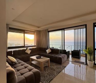 Plage des Nations Apartment | Superbe appartement vue sur mer