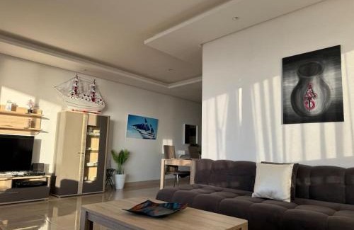 Plage des Nations Apartment | Superbe appartement vue sur mer