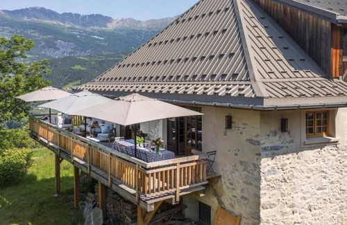 Barcelonnette Ski Chalet | Superbe Ferme Rénovée en Chalet de Luxe en Pleine Nature Dans un Petit Hameau