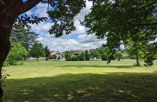 Agris House | Superbe maison avec spa privatif, jardin, animaux acceptés et Wi-Fi - FR-1-653-112