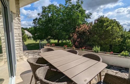 Agris House | Superbe maison avec spa privatif, jardin, animaux acceptés et Wi-Fi - FR-1-653-112