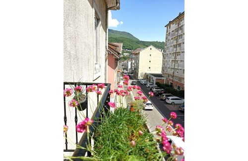 Bellegarde-sur-Valserine Apartment | Superbe T2 Plein Centre Ville, Parking Gratuit