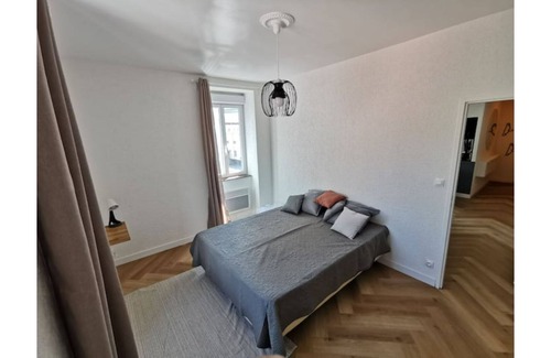 Bellegarde-sur-Valserine Apartment | Superbe T2 Plein Centre Ville, Parking Gratuit