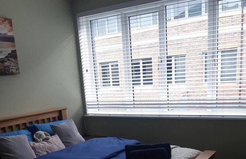 Horsham Apartment | Superbly located executive apartment.