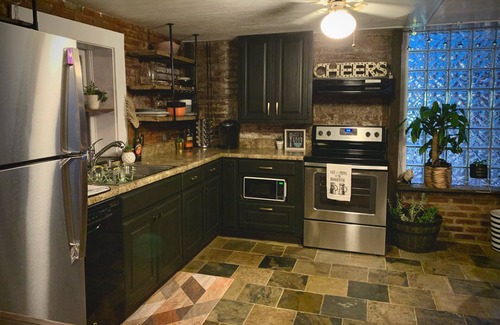Eatonton House | Supercool 2-Bedroom Modern Rustic Loft in Downtown Eatonton, Near Lake Oconee