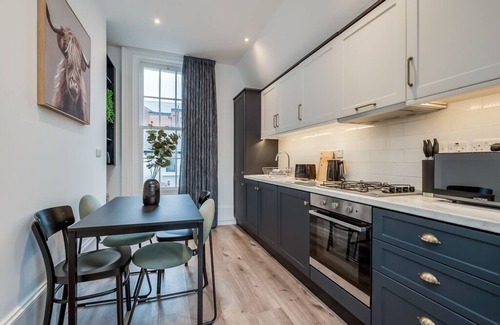 Belfast City Centre Apartment | Superior 1-Bed Apartment @ Queen's Lofts