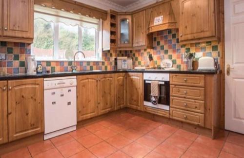 Moville House | Superior 4 bedroom House Moville