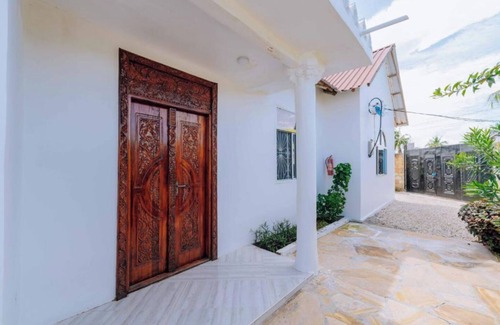 Pongwe House | Superior Double Room