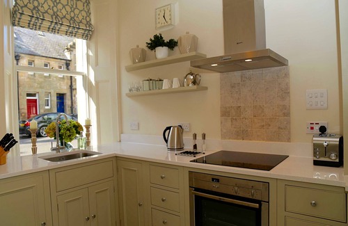 St. Andrews Apartment | Superior ground floor pied à terre with short walk to golf courses